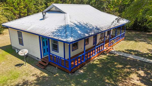 10 Acres of Residential Land with Home for Sale in Lumberton, Mississippi