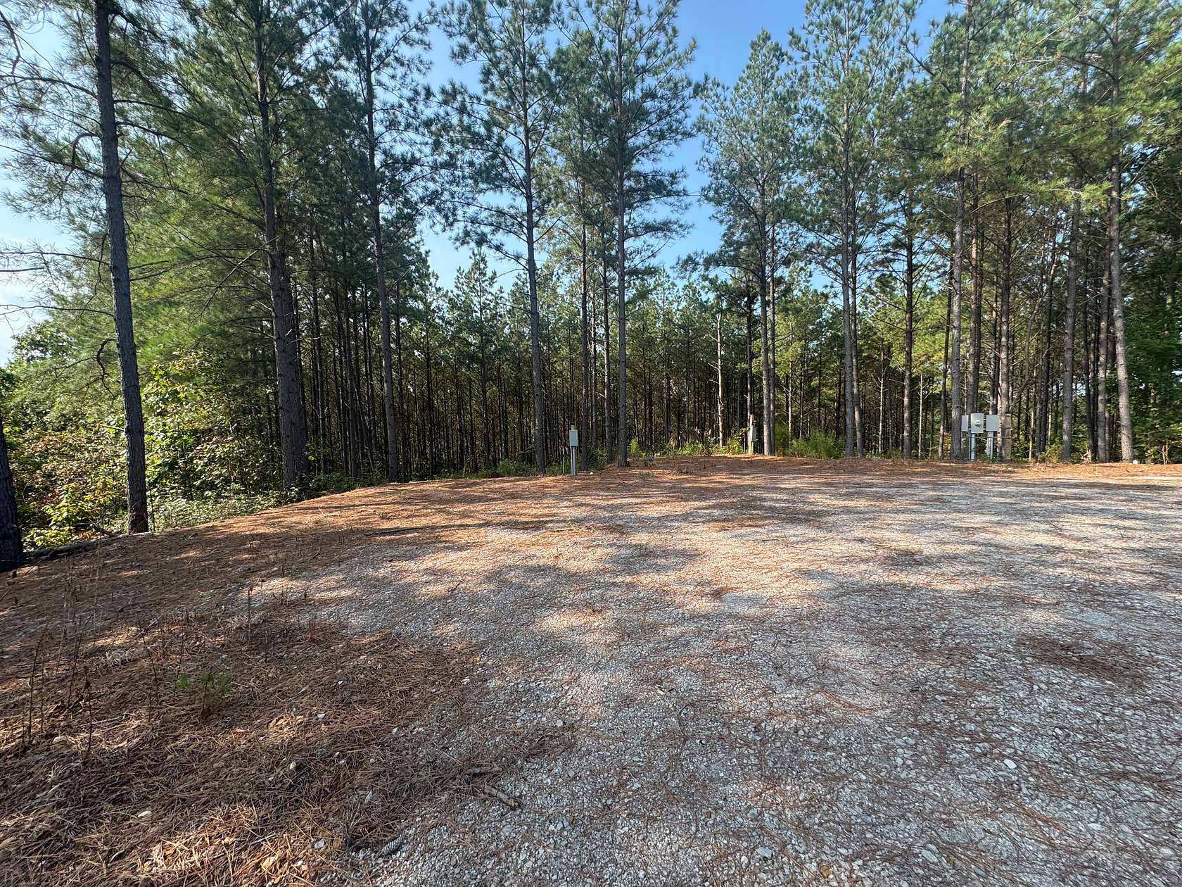 15 Acres of Land for Sale in Linden, Tennessee