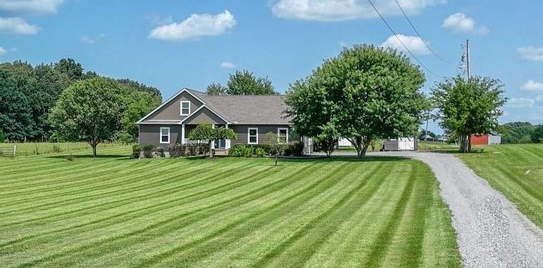 2.5 Acres of Residential Land with Home for Sale in Portland, Tennessee