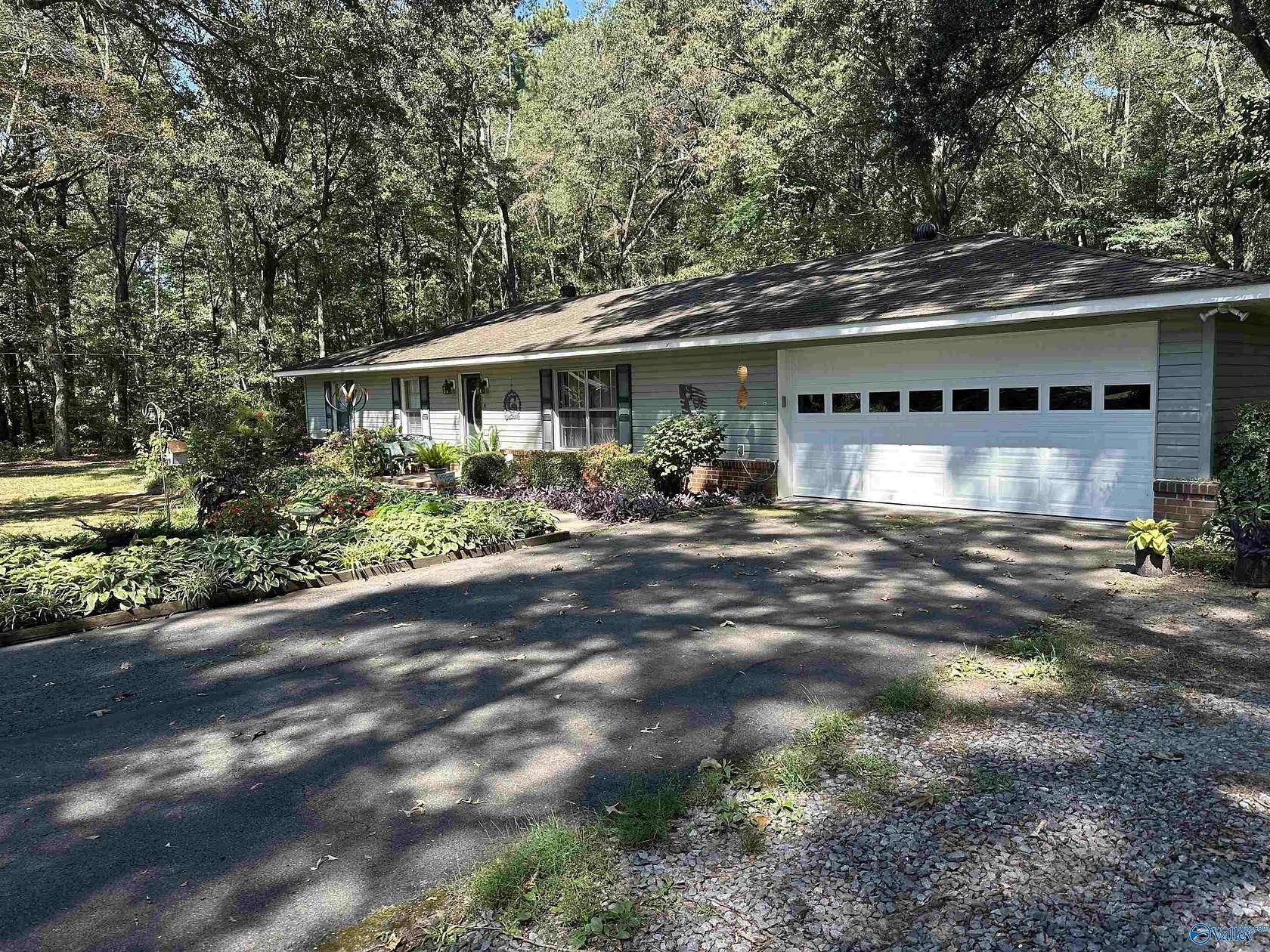 3.25 Acres of Residential Land with Home for Sale in Boaz, Alabama