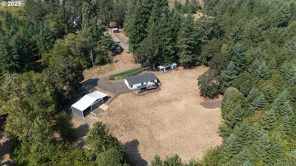 5.42 Acres of Residential Land with Home for Sale in Lebanon, Oregon