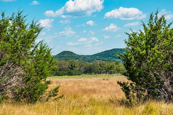 5.27 Acres of Residential Land for Sale in Camp Verde, Texas