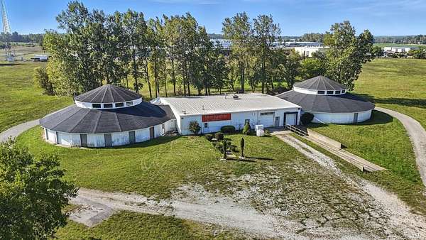 5.72 Acres of Commercial Land for Sale in Fremont, Indiana