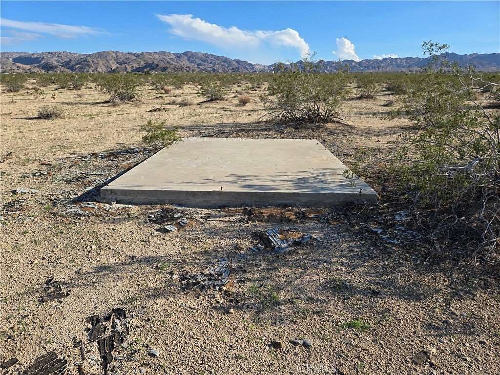 5 Acres of Residential Land for Sale in Twentynine Palms, California