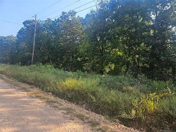 5 Acres of Residential Land for Sale in Hulbert, Oklahoma