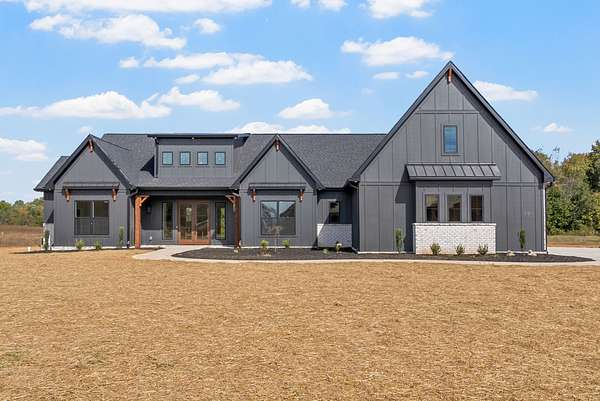 2 Acres of Residential Land with Home for Sale in Clarksville, Tennessee