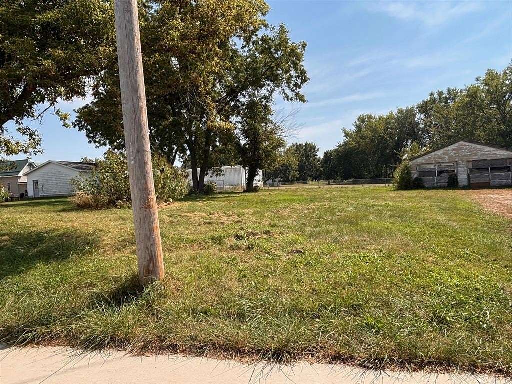 0.4 Acres of Residential Land for Sale in Center Point, Iowa