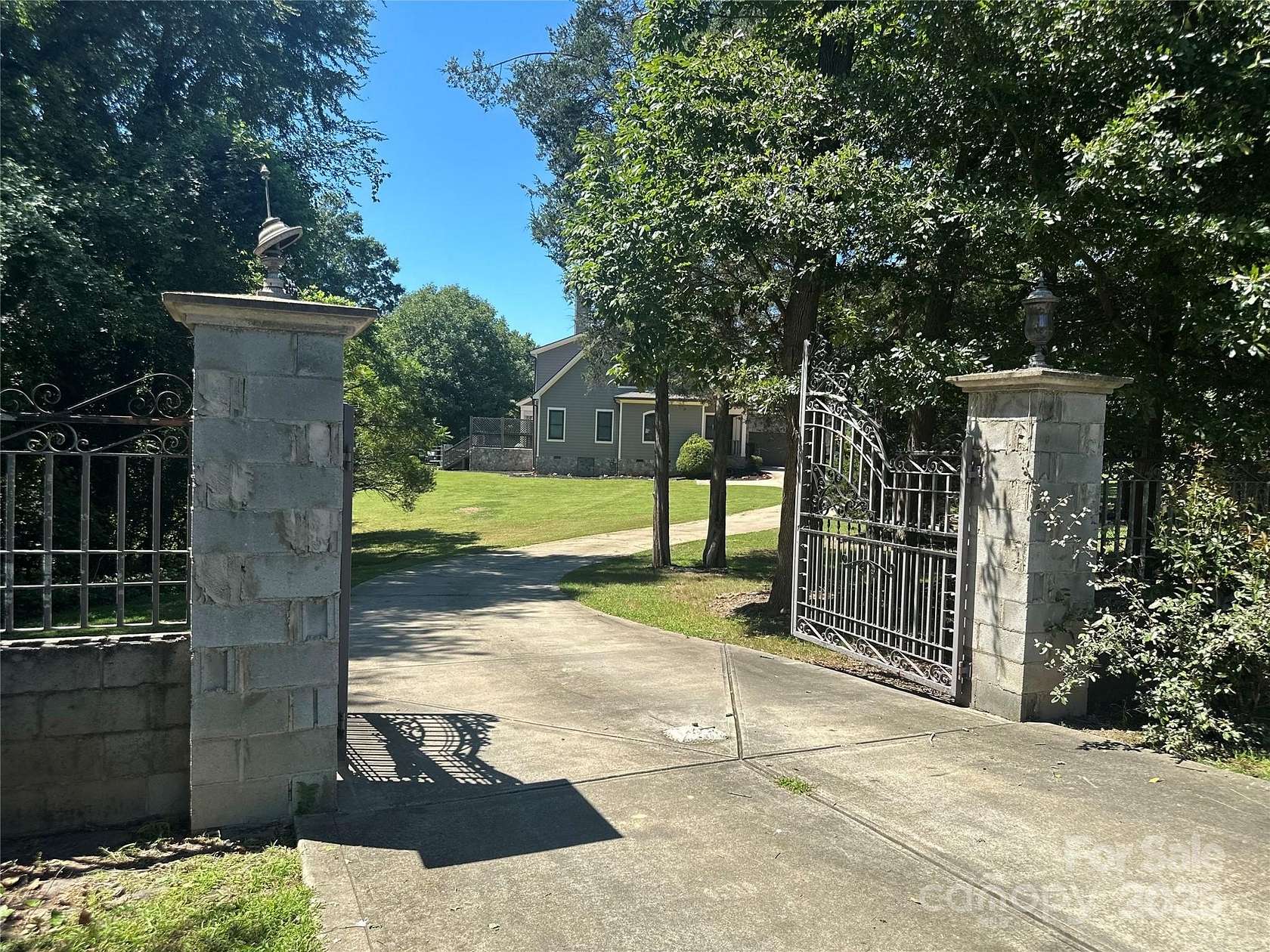 1.6 Acres of Residential Land with Home for Sale in Charlotte, North Carolina