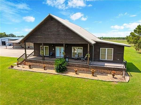 3.3 Acres of Residential Land with Home for Sale in Natchez, Louisiana