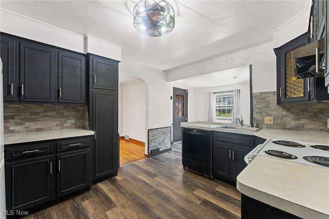 1.9 Acres of Residential Land with Home for Sale in Youngstown, Ohio