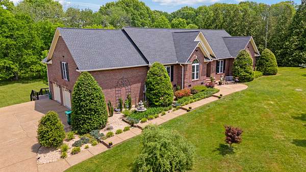 1.86 Acres of Residential Land with Home for Sale in Spring Hill, Tennessee