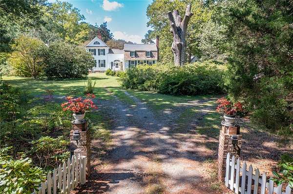 5 Acres of Residential Land with Home for Sale in Mathews, Virginia