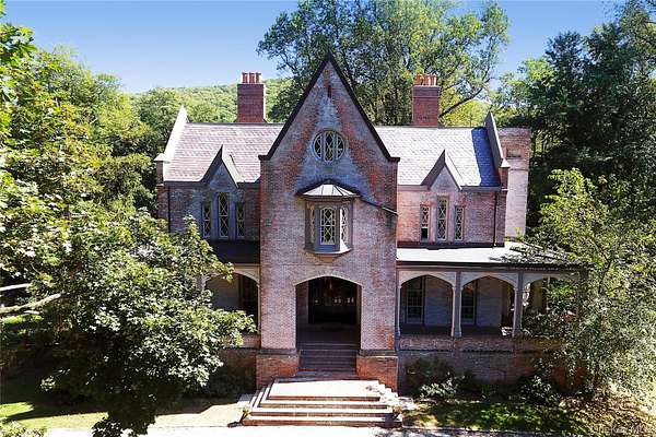 19.7 Acres of Land with Home for Sale in Garrison, New York