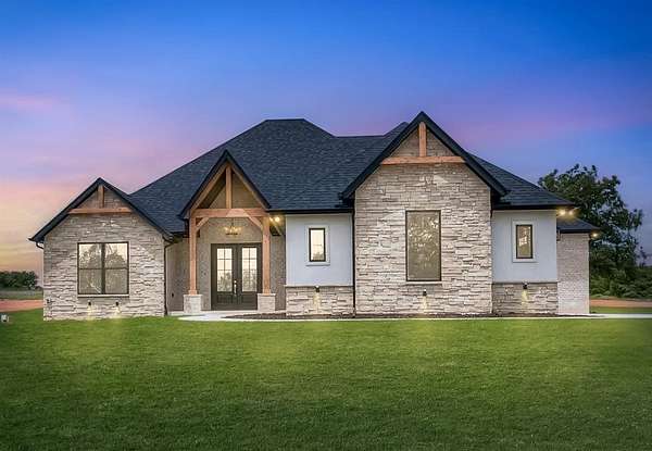 2.5 Acres of Residential Land with Home for Sale in Noble, Oklahoma