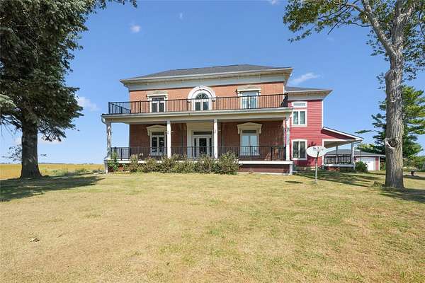 8 Acres of Residential Land with Home for Sale in Newton, Iowa