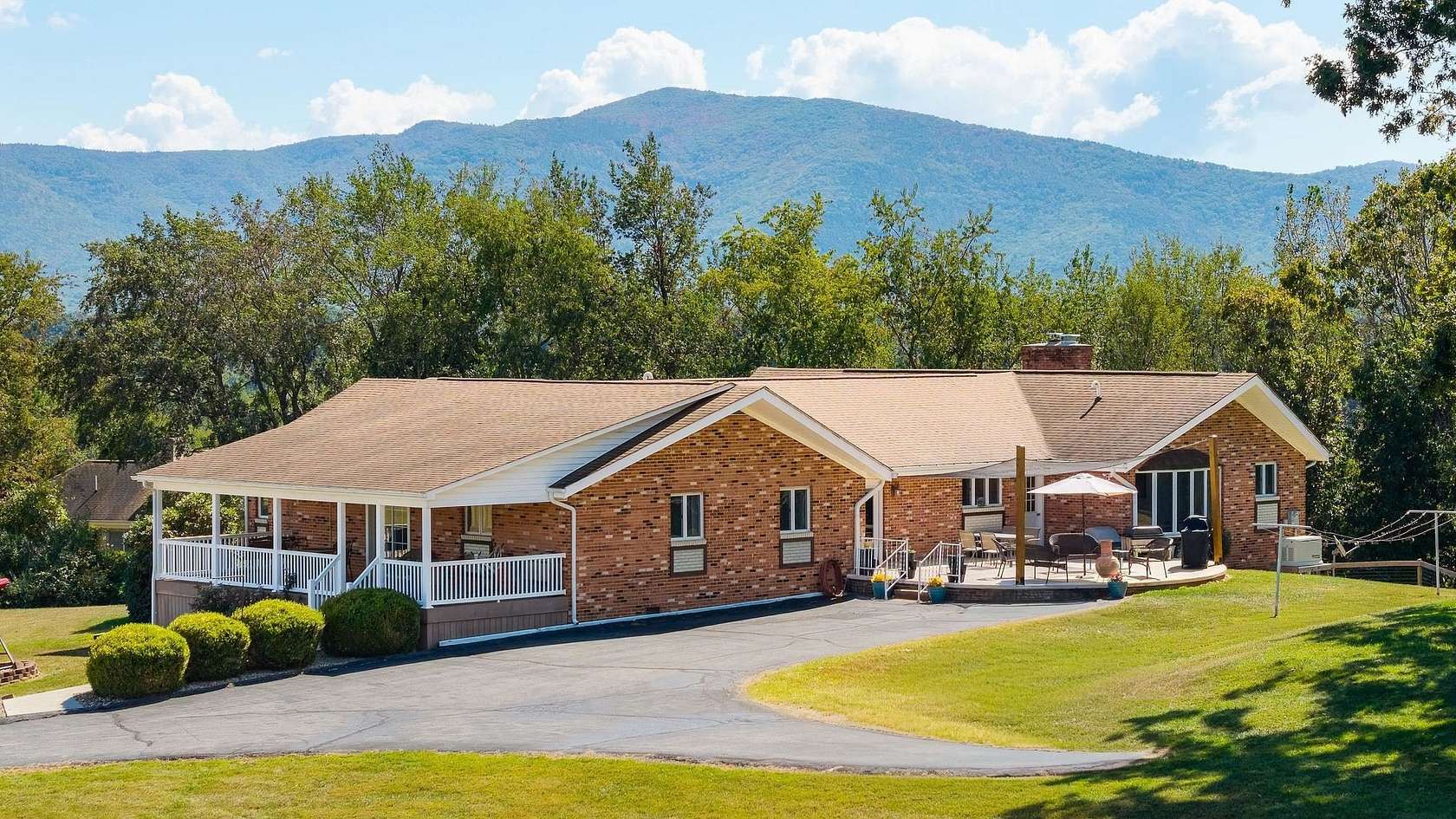 15 Acres of Land with Home for Sale in Greenville, Virginia