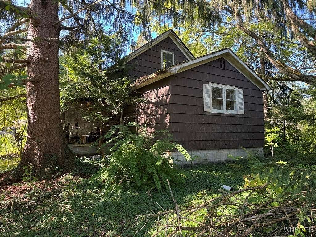 7 Acres of Residential Land with Home for Sale in Eden, New York