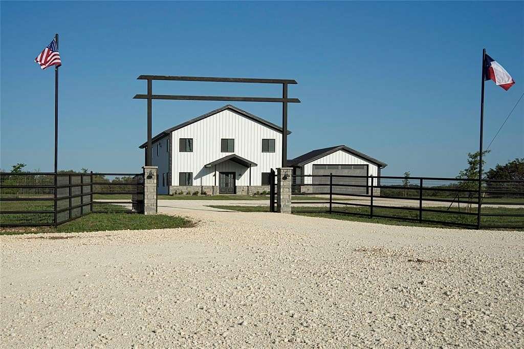 12 Acres of Land with Home for Sale in Hamilton, Texas