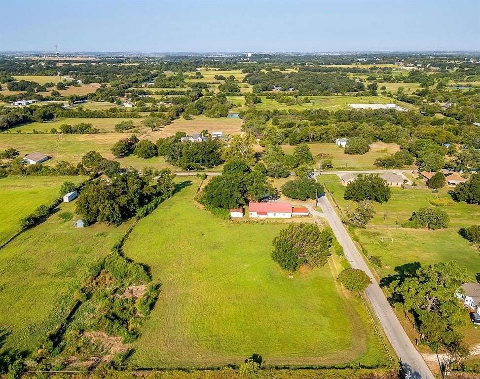 8.48 Acres of Residential Land with Home for Sale in Joshua, Texas