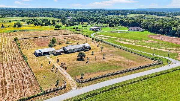 10 Acres of Residential Land with Home for Sale in Marietta, Oklahoma