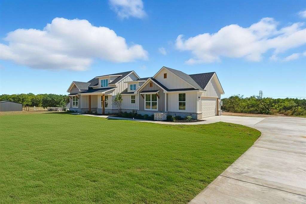 2 Acres of Residential Land with Home for Sale in Weatherford, Texas