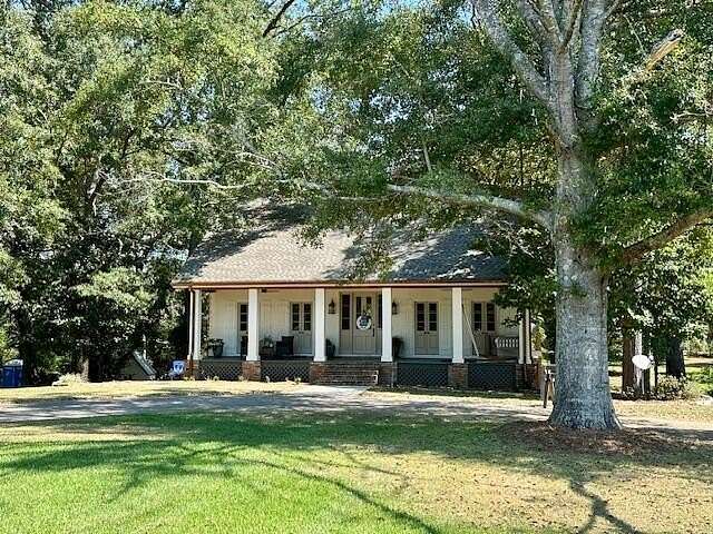 5.67 Acres of Residential Land with Home for Sale in Hattiesburg, Mississippi