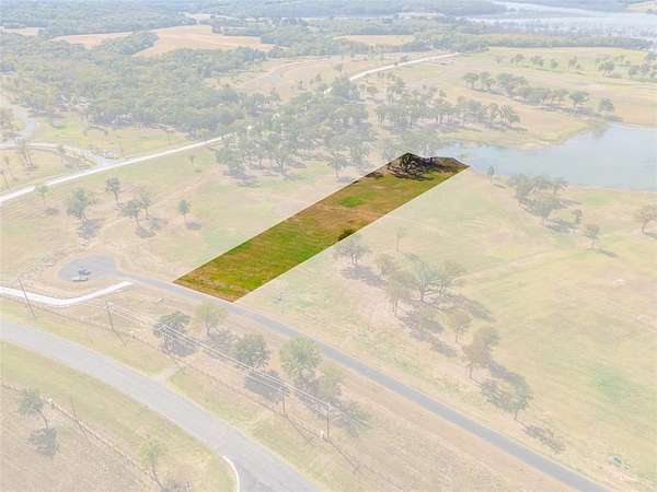 1.33 Acres of Residential Land for Sale in Windom, Texas