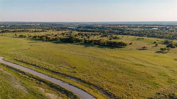 2.21 Acres of Residential Land for Sale in Hillsboro, Texas