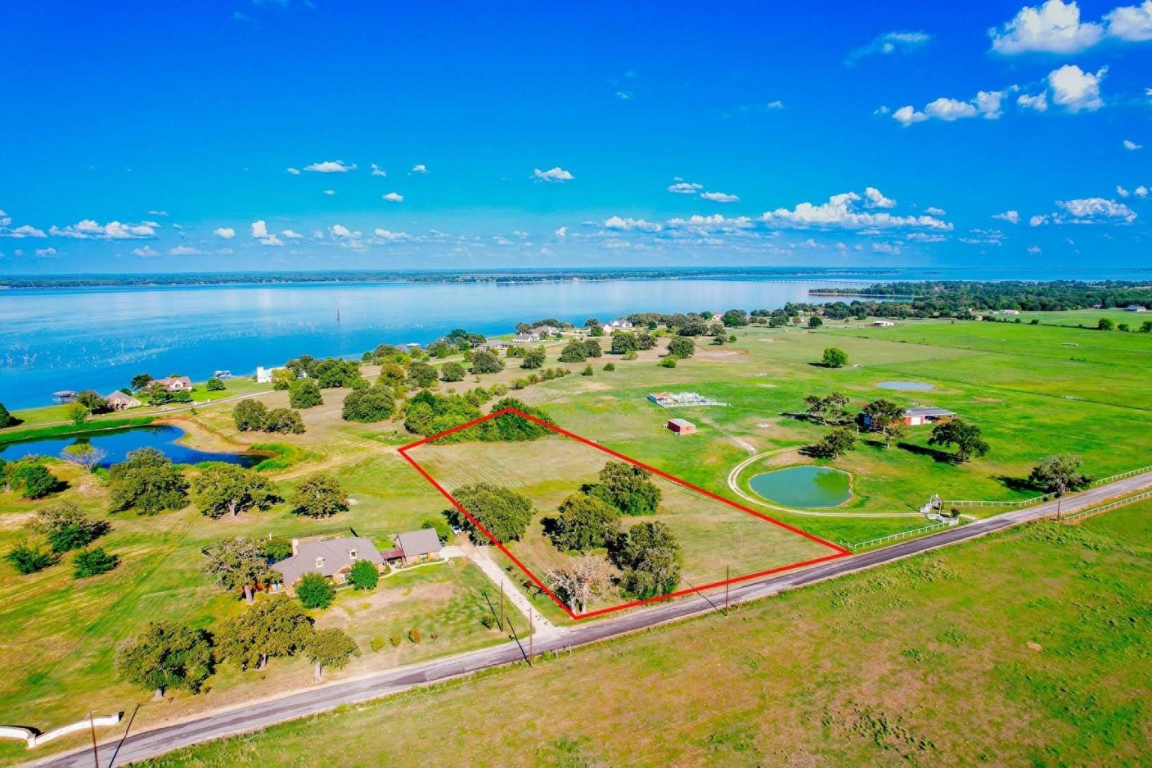 3 Acres of Residential Land for Sale in Corsicana, Texas