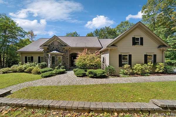 3.4 Acres of Residential Land with Home for Sale in Johnstown, Pennsylvania