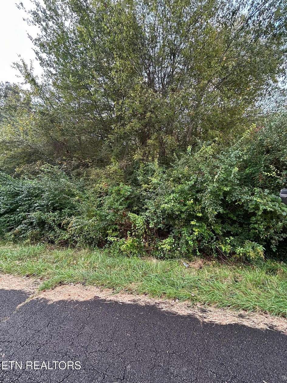 1.29 Acres of Residential Land for Sale in Crossville, Tennessee