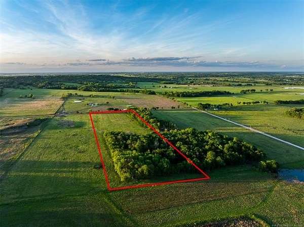 10 Acres of Recreational Land for Sale in Vinita, Oklahoma