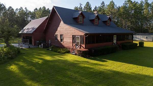 20 Acres of Land with Home for Sale in Broxton, Georgia