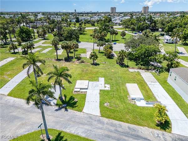 0.1 Acres of Land for Sale in Fort Myers, Florida