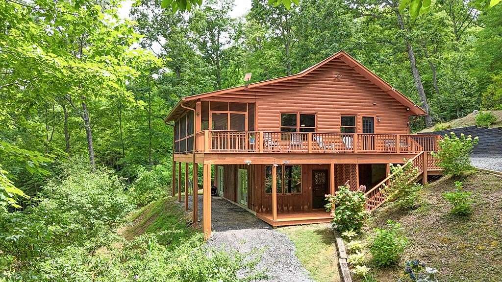 2.83 Acres of Residential Land with Home for Sale in Murphy, North Carolina