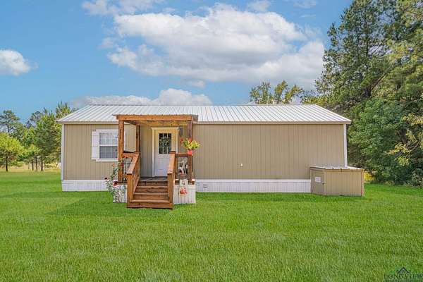 4 Acres of Residential Land with Home for Sale in Harleton, Texas