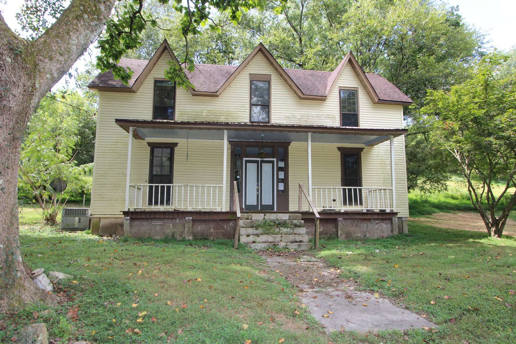 5 Acres of Residential Land with Home for Sale in Culleoka, Tennessee