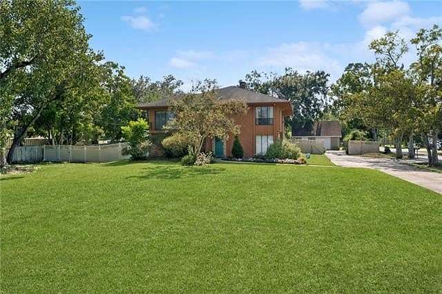 2.7 Acres of Residential Land with Home for Sale in Meraux, Louisiana