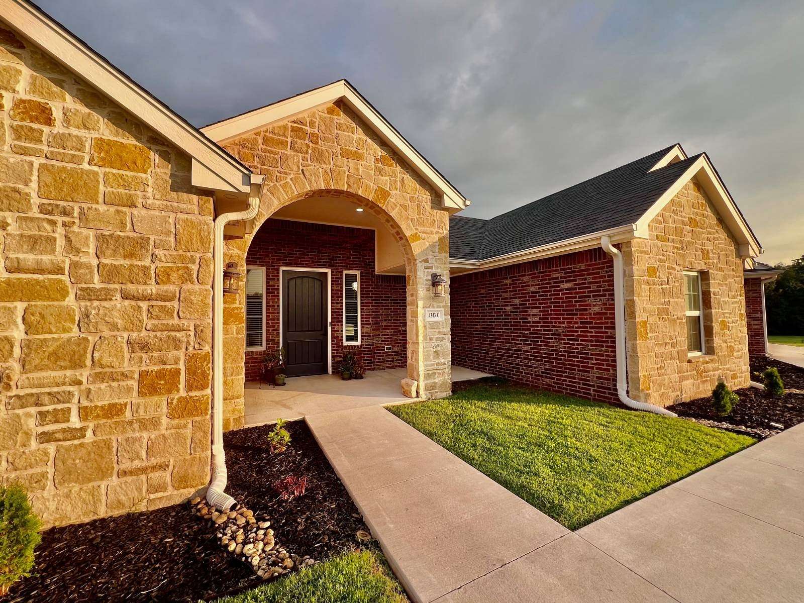 3.29 Acres of Residential Land with Home for Sale in Coffeyville, Kansas