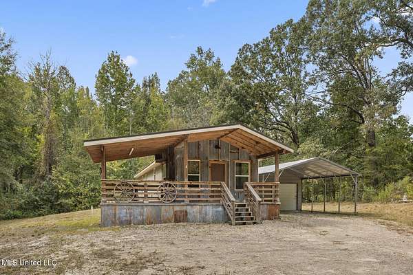 3.1 Acres of Residential Land with Home for Sale in Byram, Mississippi