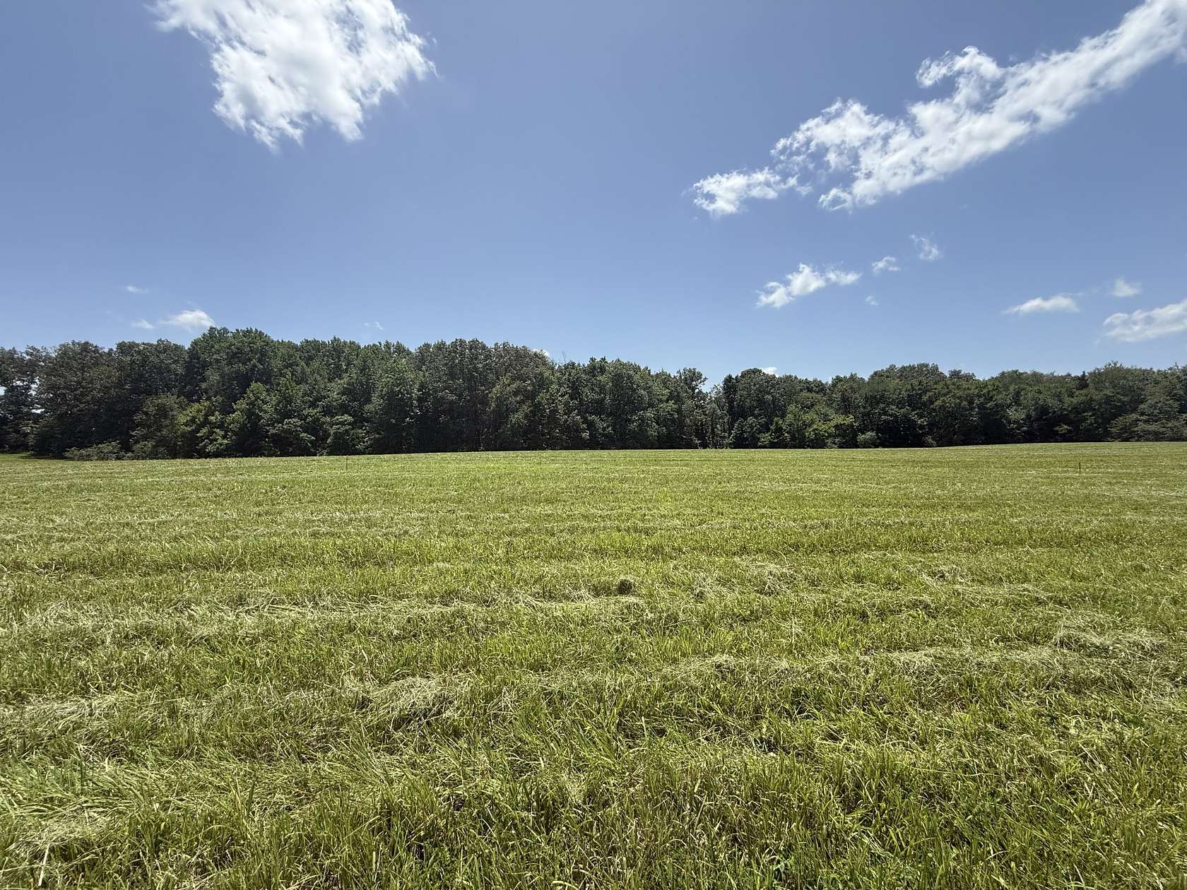 2 Acres of Residential Land with Home for Sale in Clarksville, Tennessee