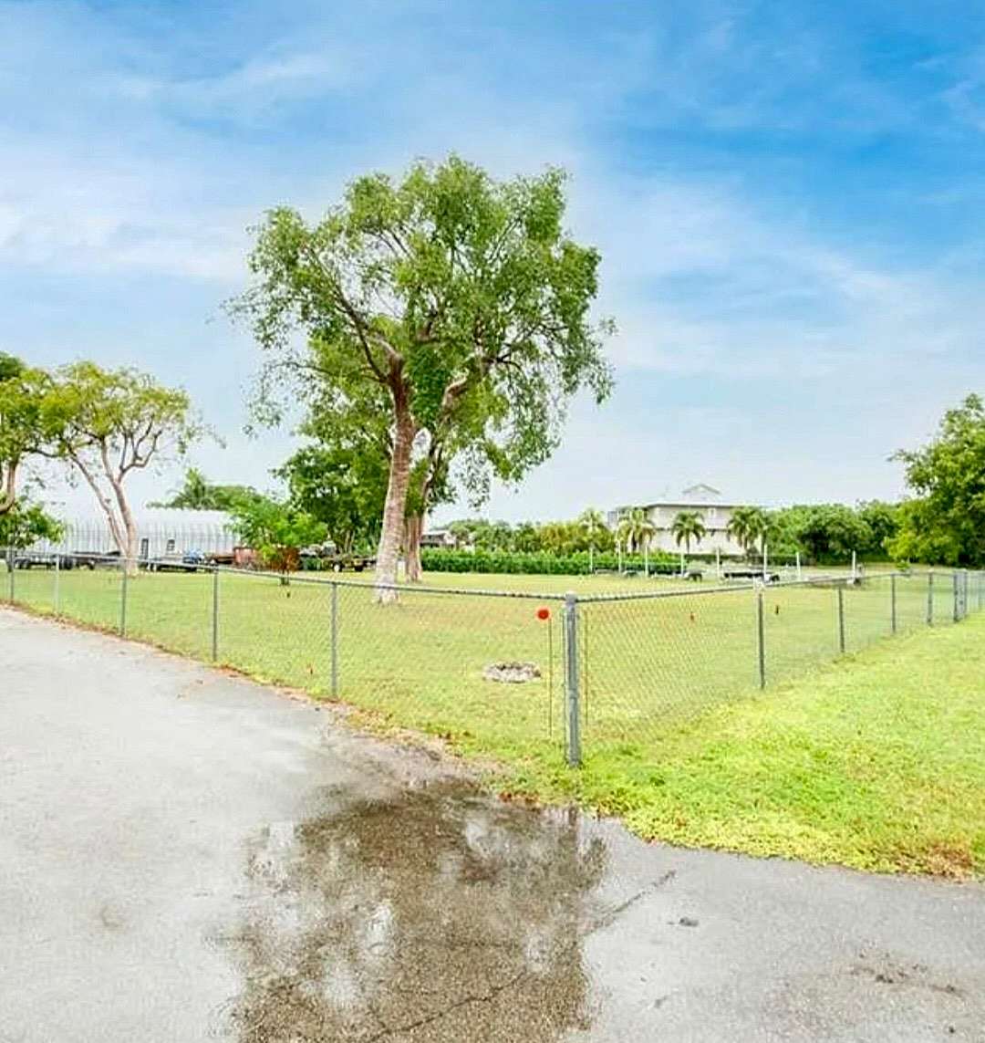 0.17 Acres of Residential Land for Sale in Chokoloskee, Florida