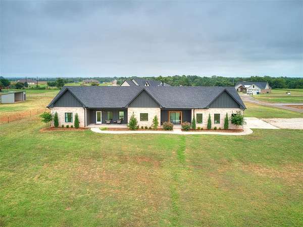 2.23 Acres of Residential Land with Home for Sale in Cashion, Oklahoma