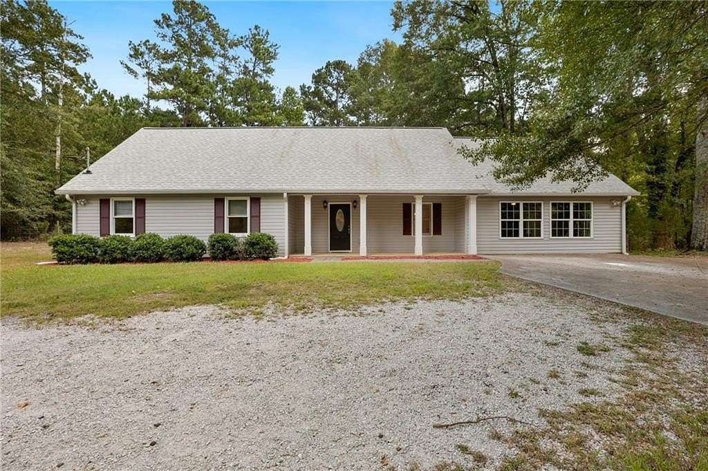 5 Acres of Residential Land with Home for Sale in Oxford, Georgia