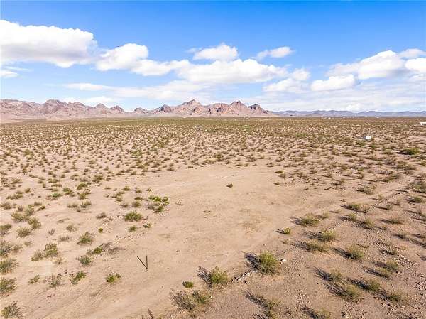 2.35 Acres of Residential Land for Sale in Golden Valley, Arizona
