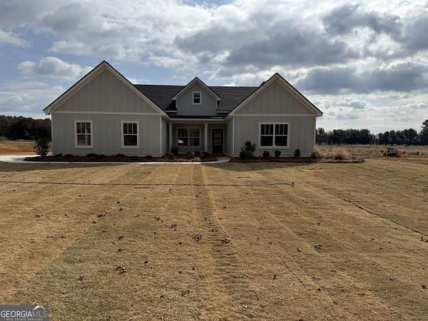 5 Acres of Residential Land with Home for Sale in Williamson, Georgia