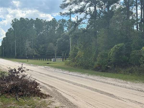 5 Acres of Residential Land for Sale in Keystone Heights, Florida