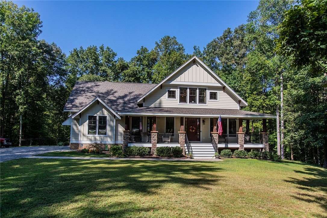 18.7 Acres of Land with Home for Sale in Mechanicsville, Virginia