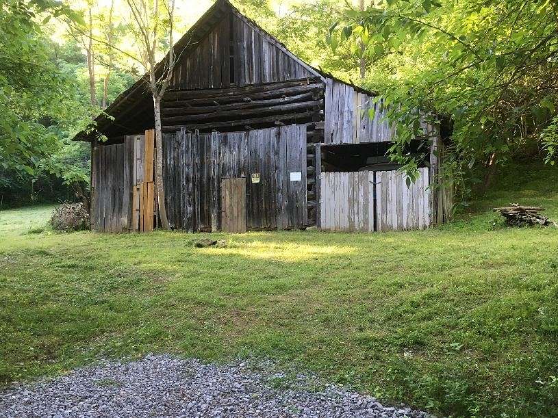 31.6 Acres of Recreational & Residential Land for Sale in Bethpage, Tennessee