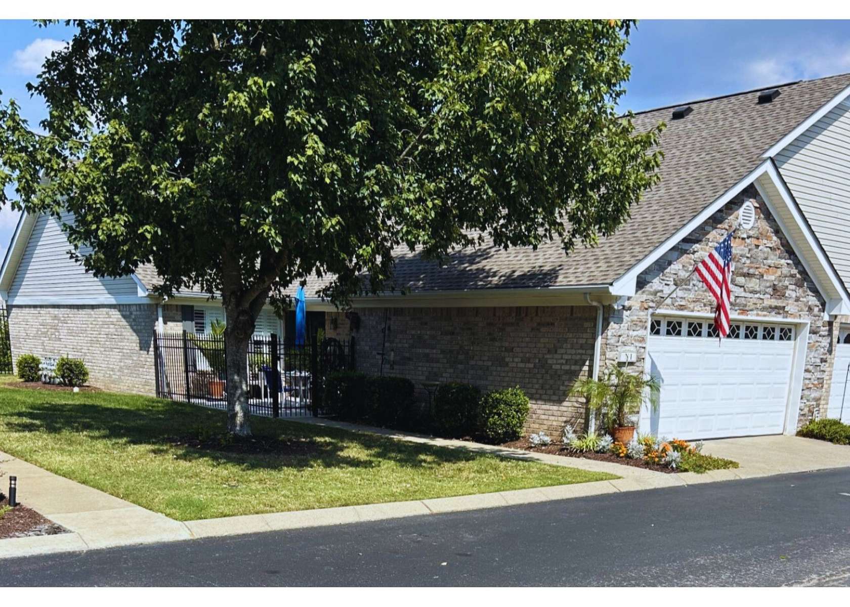 10.9 Acres of Land with Home for Sale in Gallatin, Tennessee